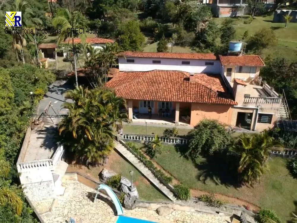 Fazenda à venda com 9 quartos, 5500m² - Foto 1