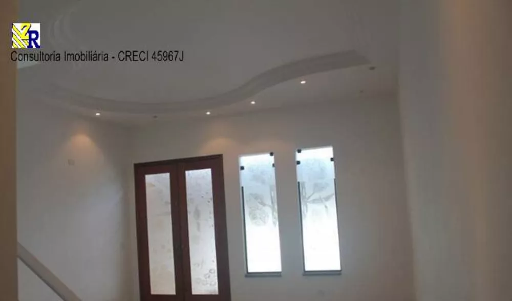 Sobrado à venda com 4 quartos, 225m² - Foto 2