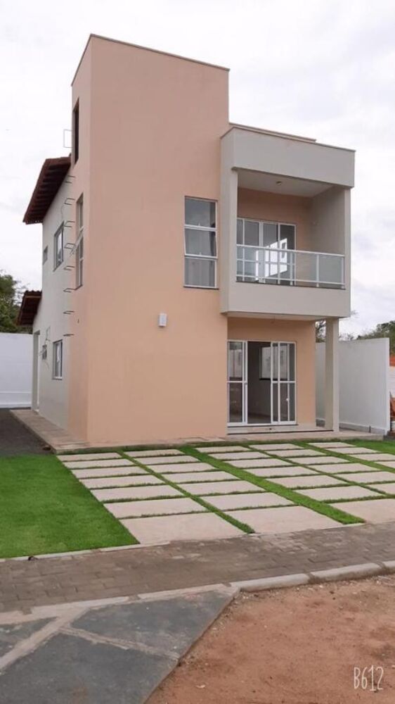 Casa à venda com 3 quartos, 99m² - Foto 1