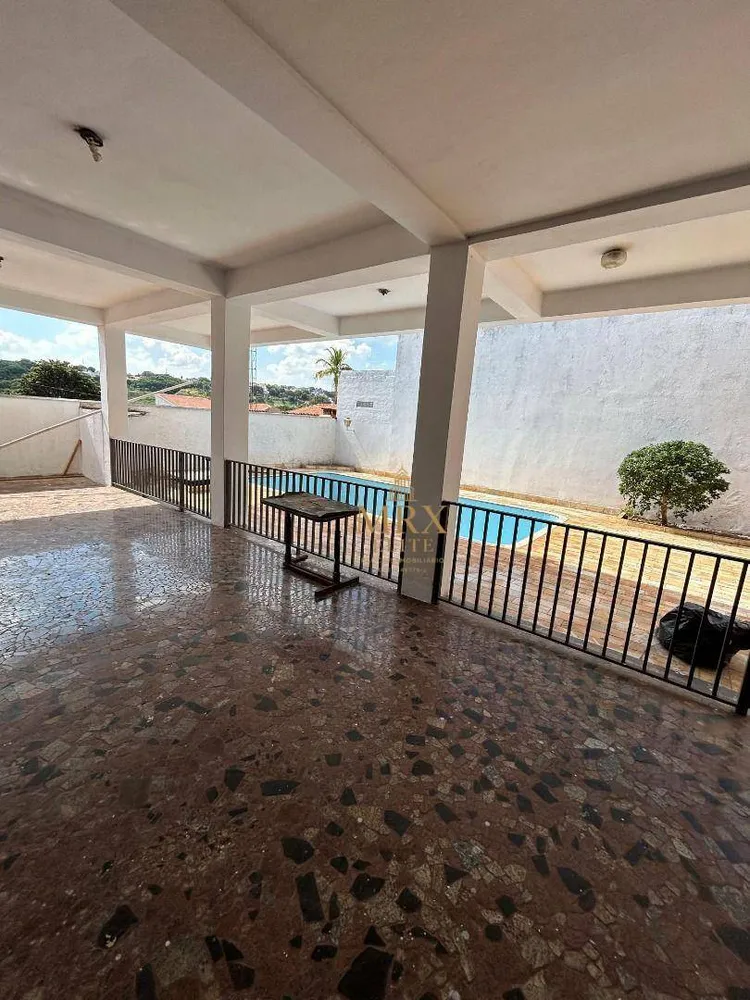 Sobrado, 6 quartos, 440 m² - Foto 2