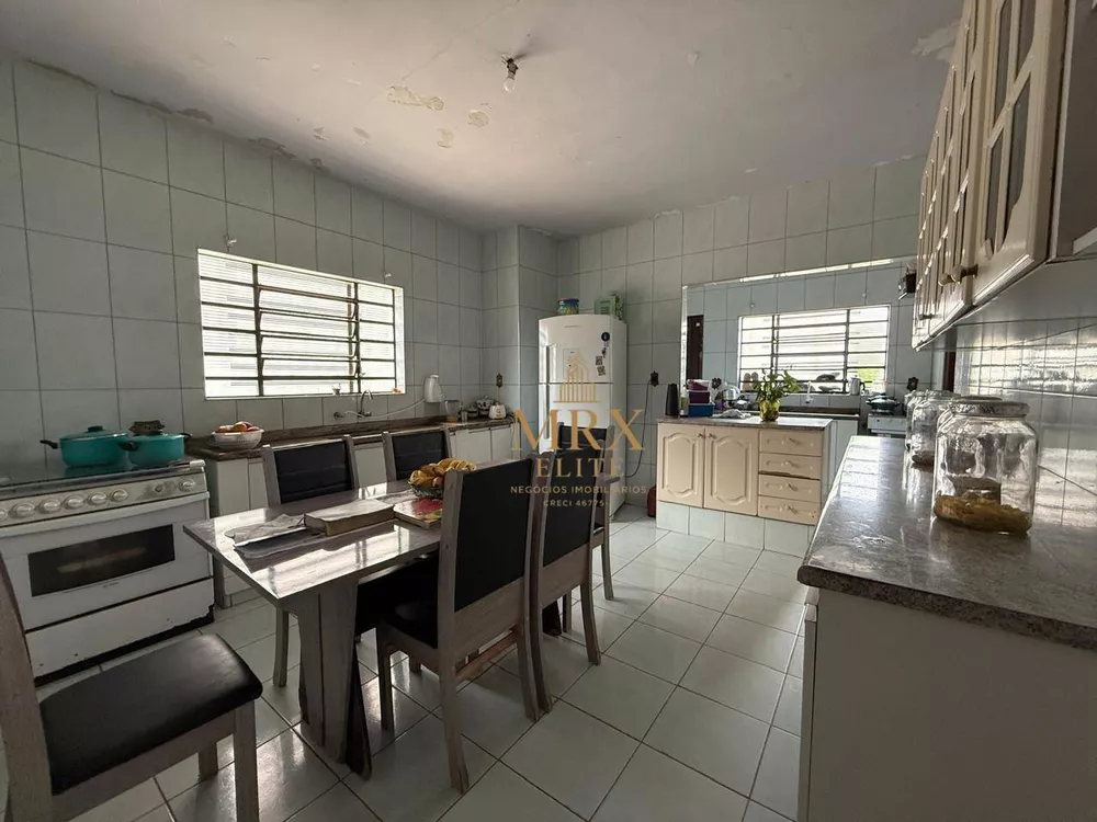 Casa, 4 quartos, 209 m² - Foto 2