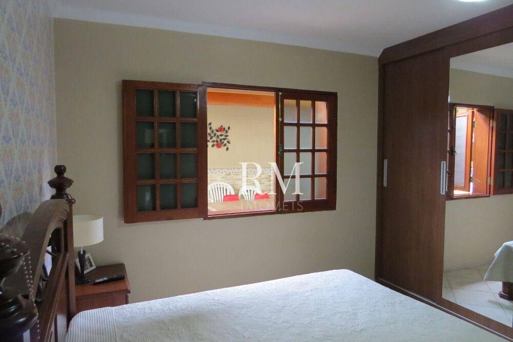 Casa, 3 quartos, 220 m² - Foto 2