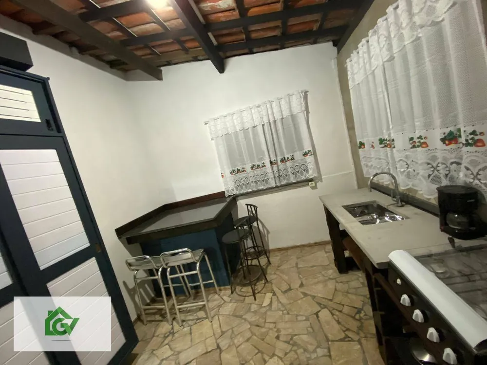Casa, 3 quartos, 216 m² - Foto 2