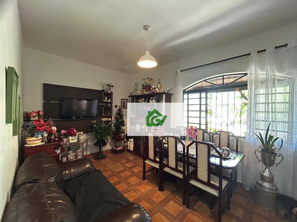 Casa, 3 quartos, 192 m² - Foto 2
