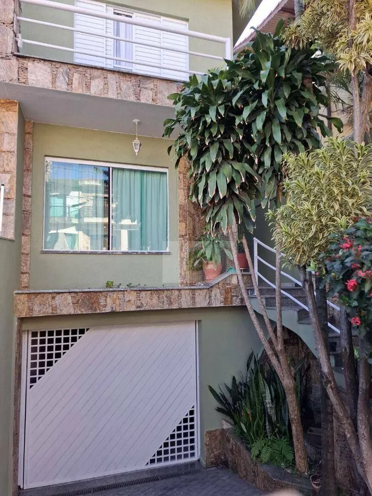 Casa, 3 quartos, 216 m² - Foto 1