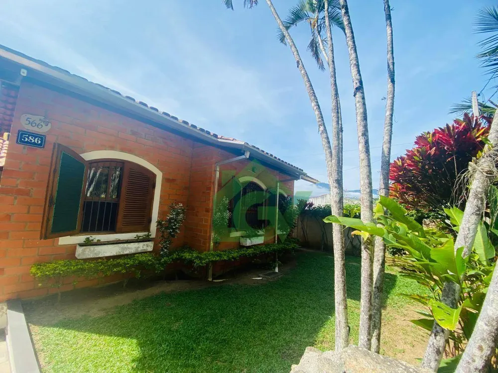Casa, 5 quartos, 230 m² - Foto 1