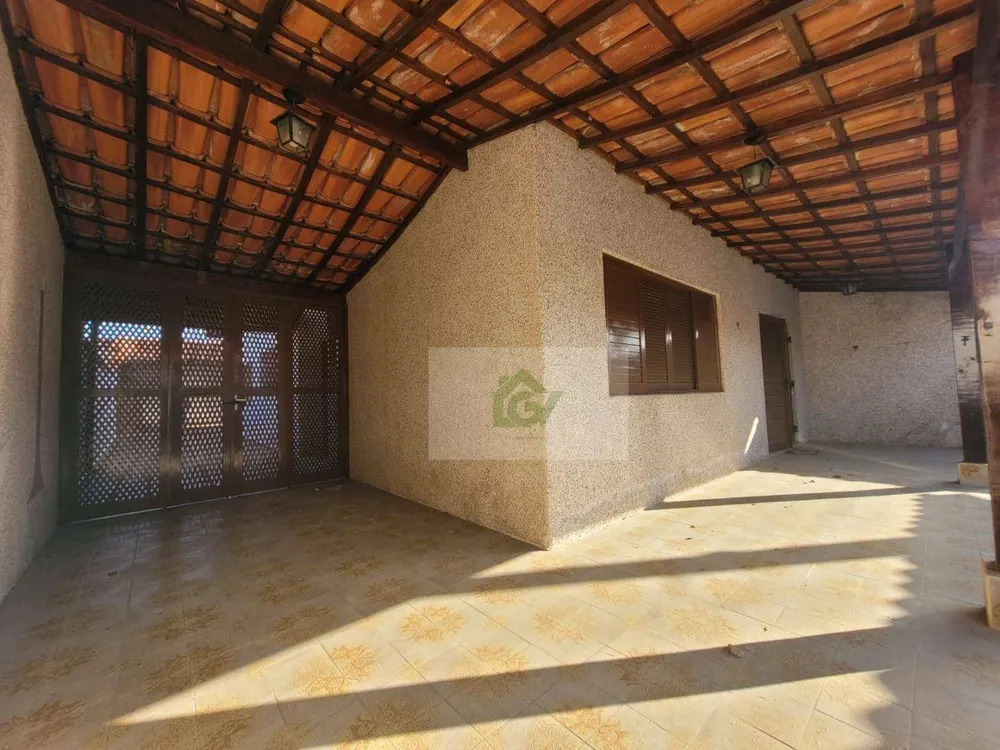 Casa, 4 quartos, 180 m² - Foto 1