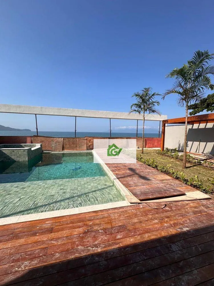Casa, 3 quartos, 236 m² - Foto 1