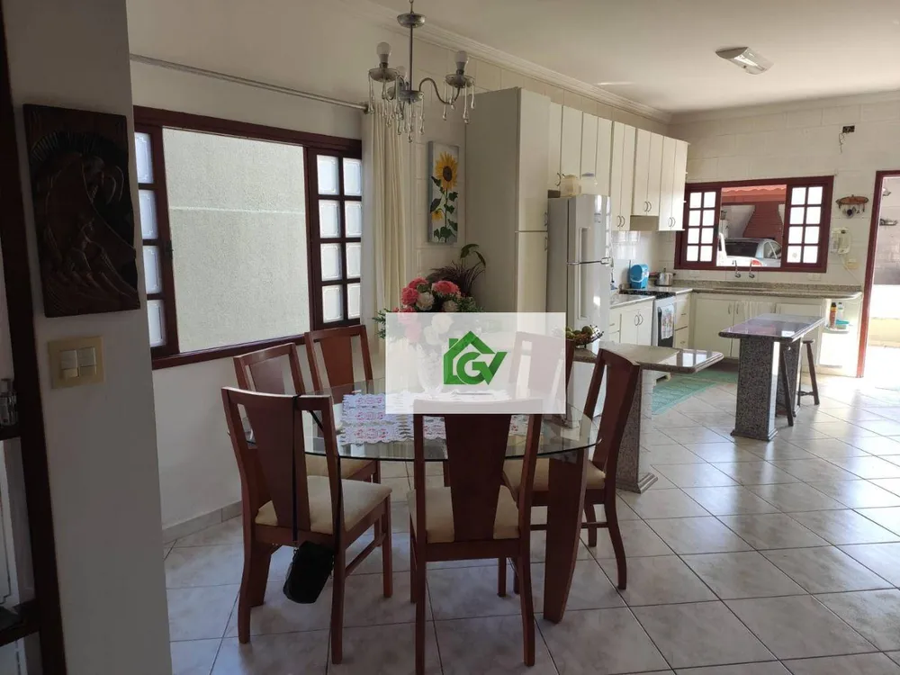 Casa, 5 quartos, 250 m² - Foto 2