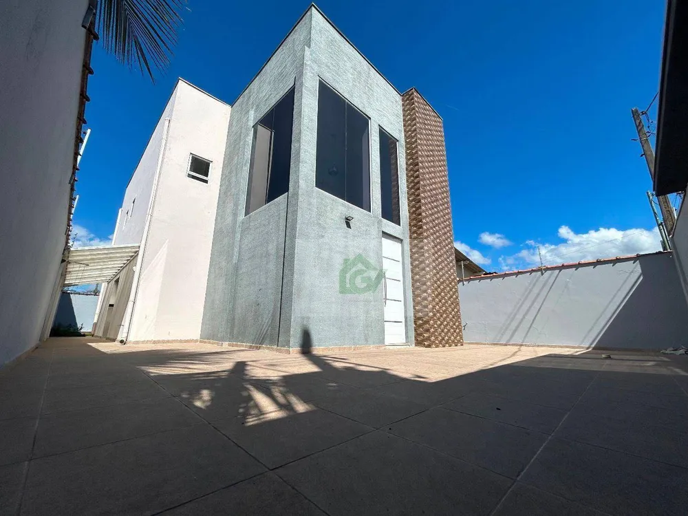 Casa, 3 quartos, 180 m² - Foto 1
