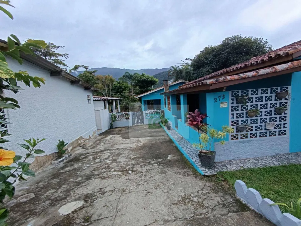 Casa, 7 quartos, 221 m² - Foto 1