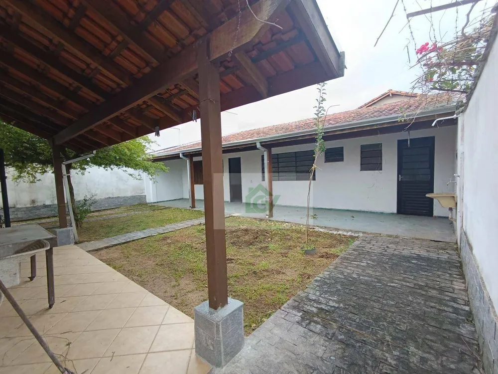 Casa, 5 quartos, 244 m² - Foto 3