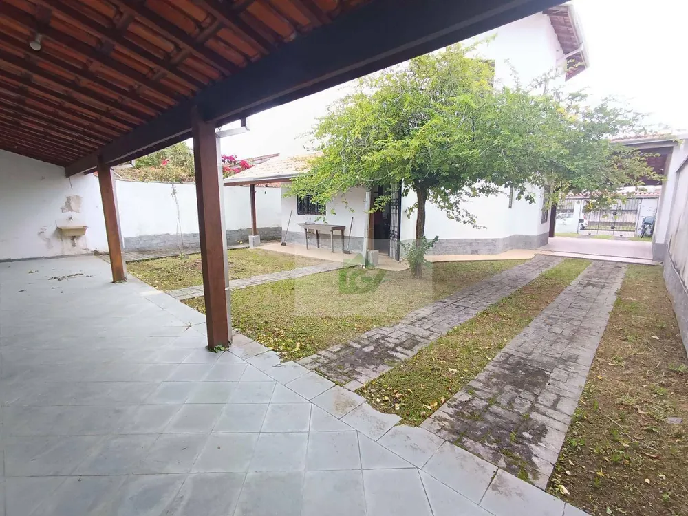 Casa, 5 quartos, 244 m² - Foto 2