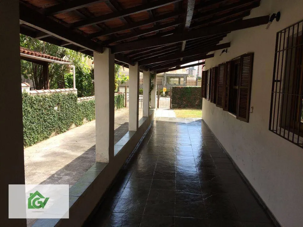 Casa, 4 quartos, 230 m² - Foto 1