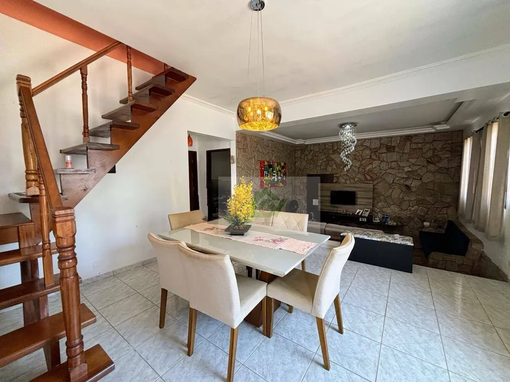 Casa, 3 quartos, 182 m² - Foto 2