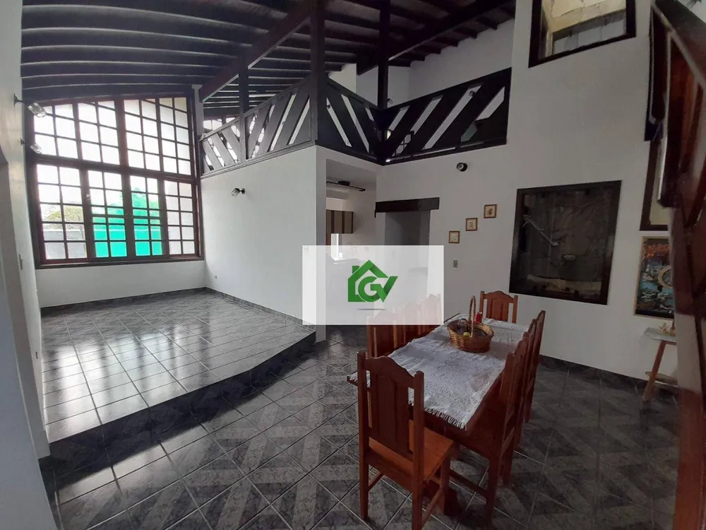 Casa, 5 quartos, 350 m² - Foto 1