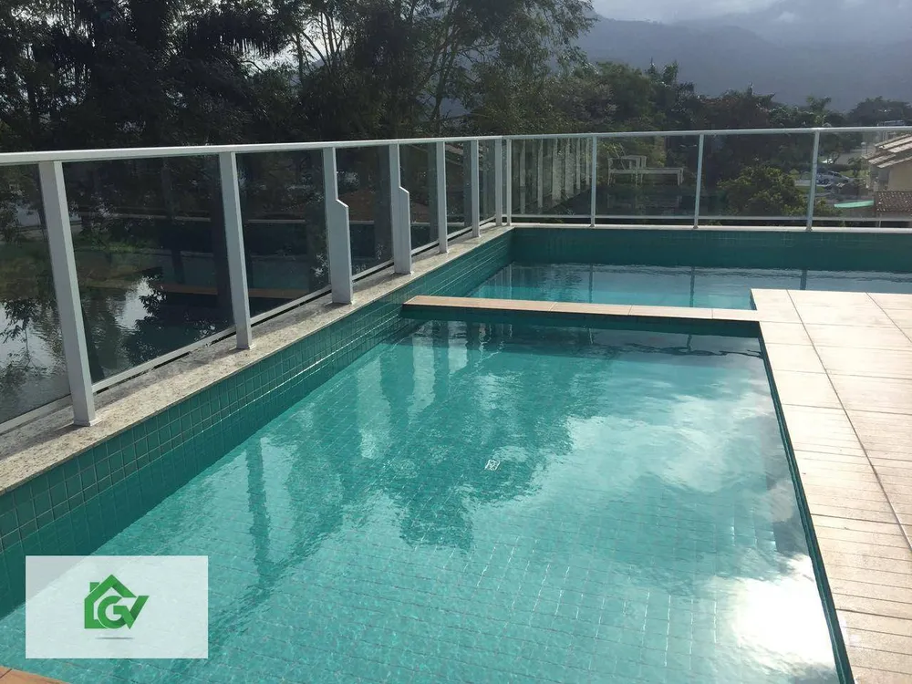 Cobertura, 3 quartos, 208 m² - Foto 2