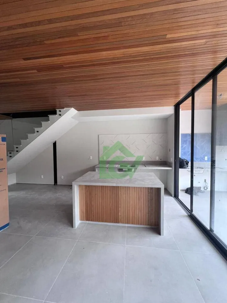 Casa, 3 quartos, 229 m² - Foto 2