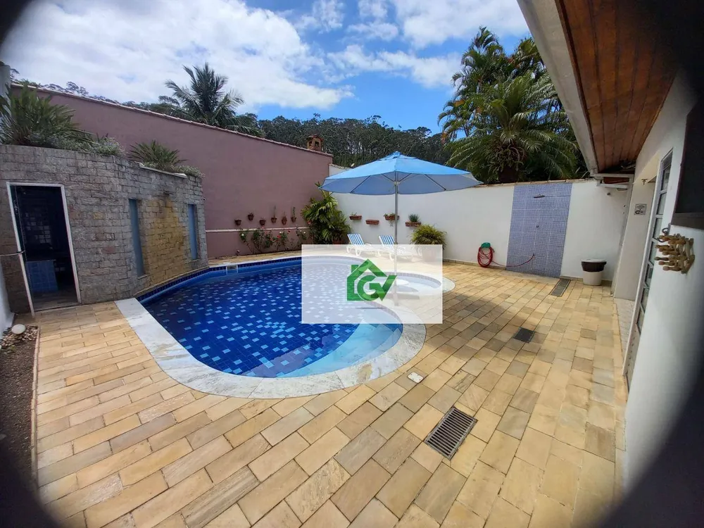Casa, 3 quartos, 232 m² - Foto 1