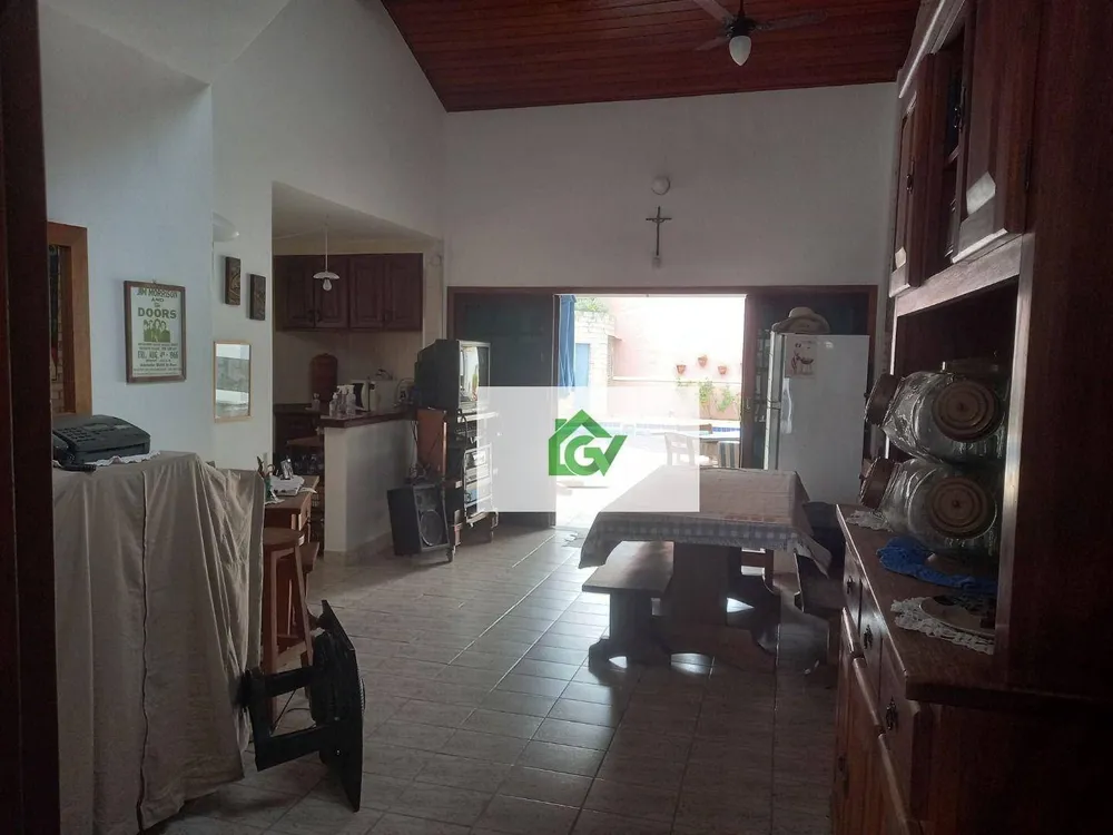 Casa, 3 quartos, 232 m² - Foto 3