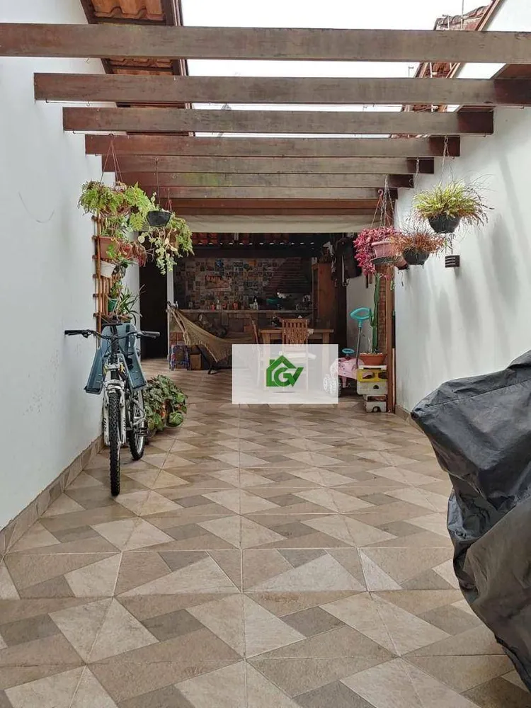 Casa, 3 quartos, 223 m² - Foto 1