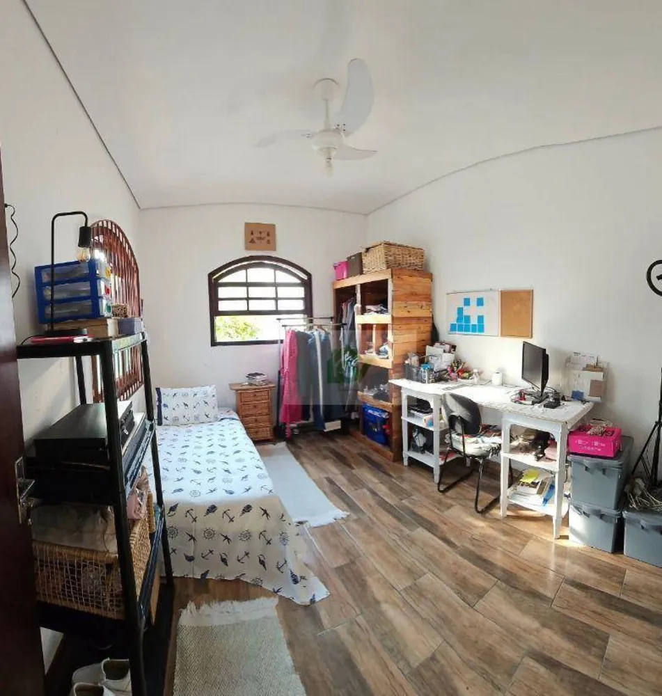 Casa, 6 quartos, 238 m² - Foto 1