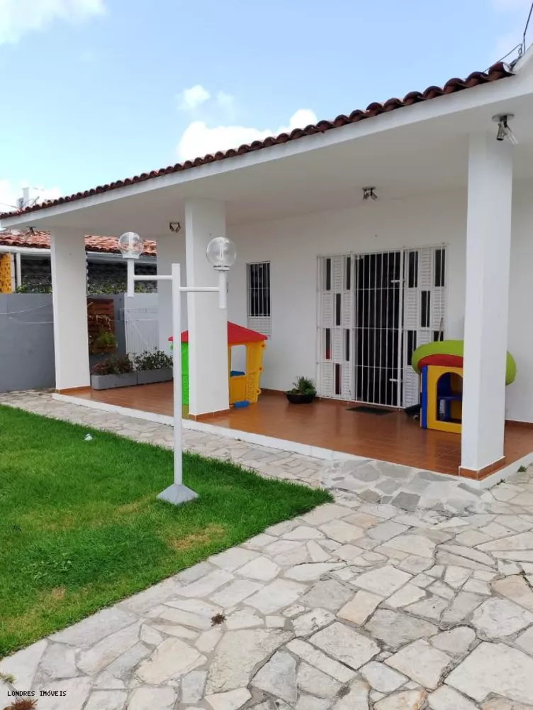 Casa para alugar com 3 quartos, 150m² - Foto 2