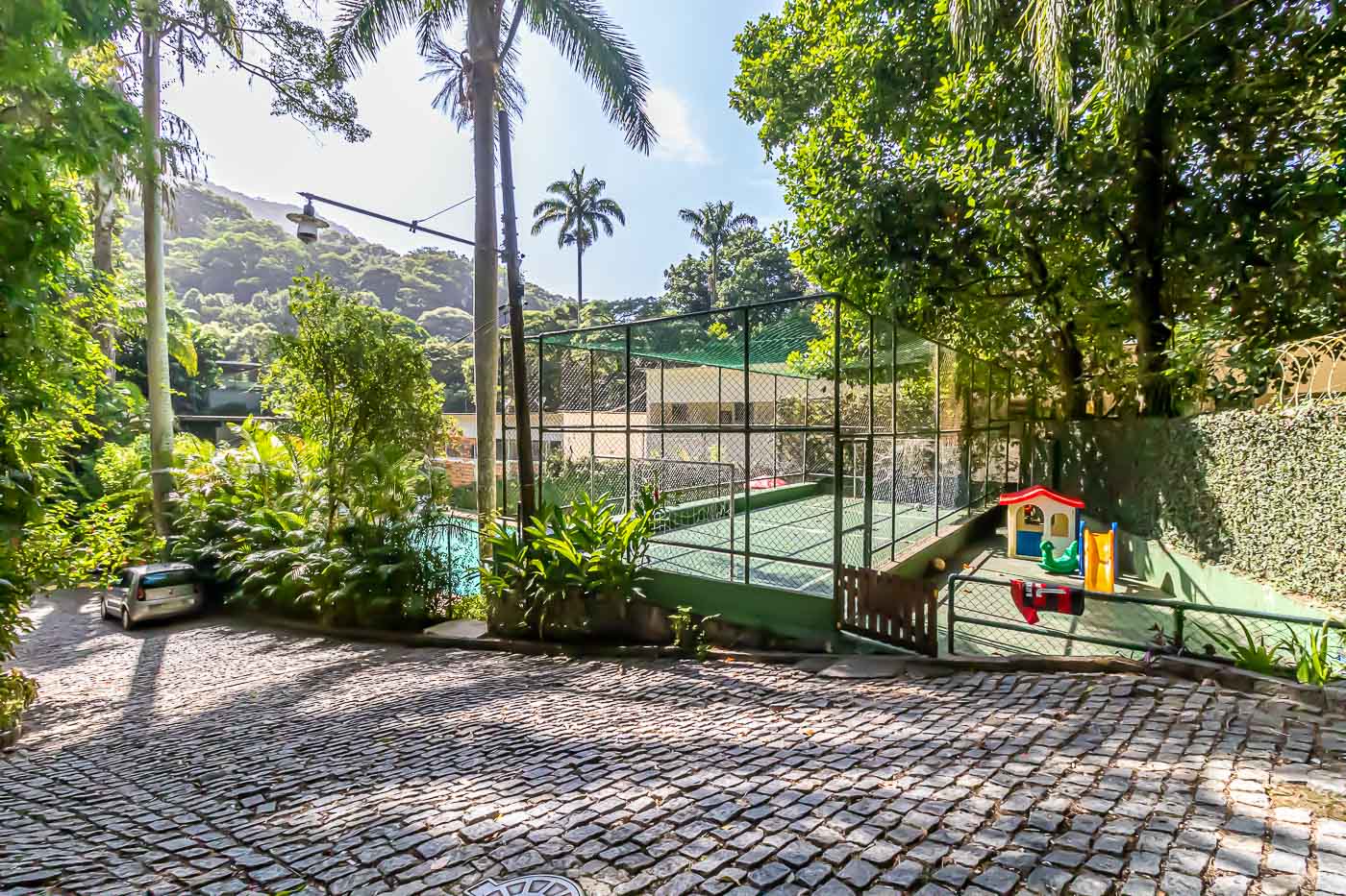 Casa de Condomínio à venda com 5 quartos, 384m² - Foto 9