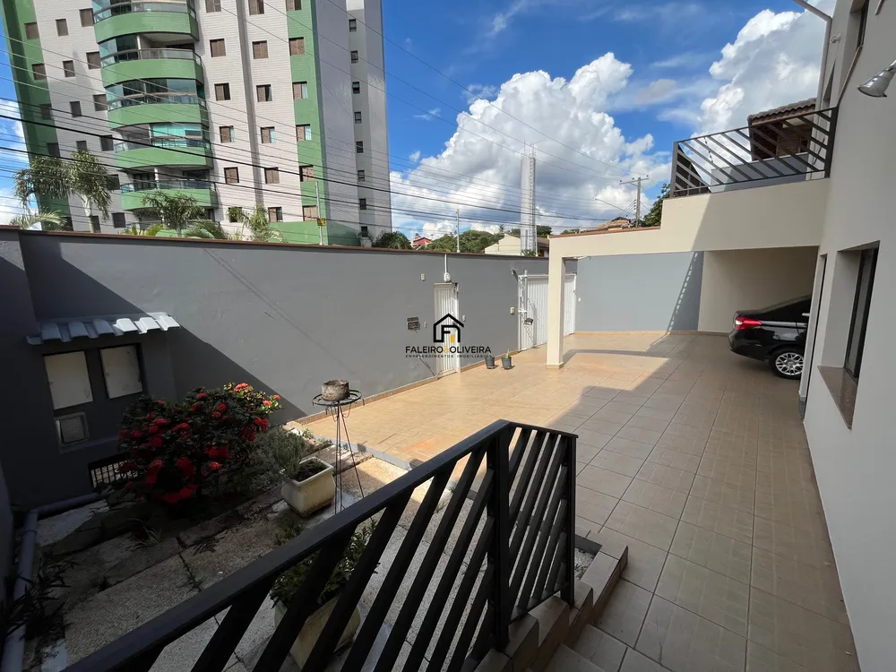 Casa, 4 quartos, 350 m² - Foto 3