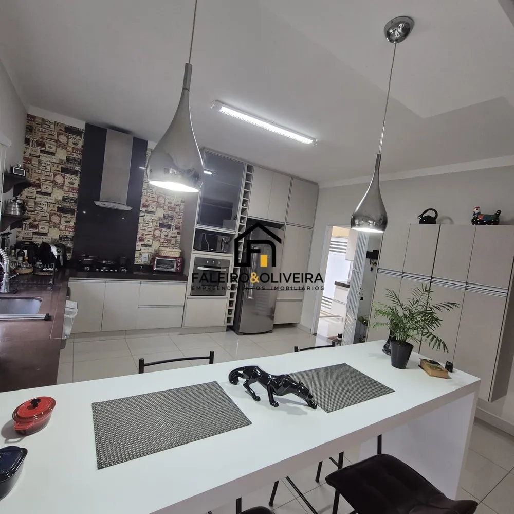 Casa, 3 quartos, 250 m² - Foto 4