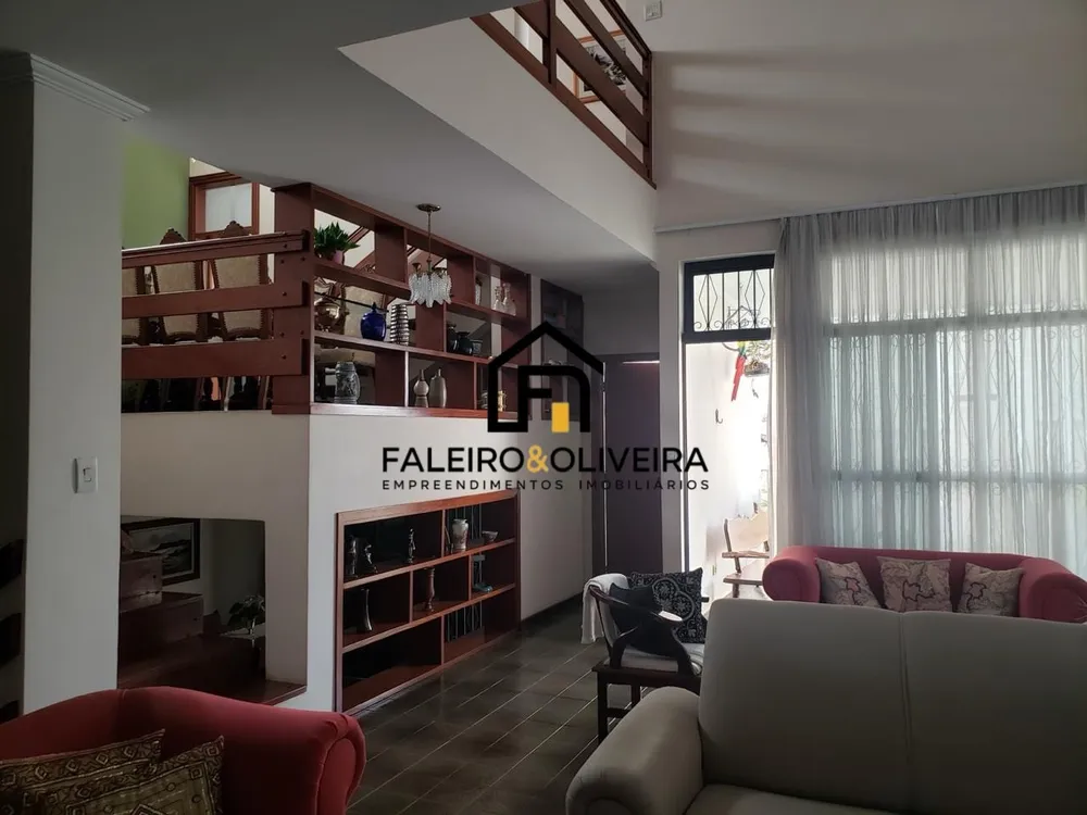 Casa, 3 quartos, 259 m² - Foto 2