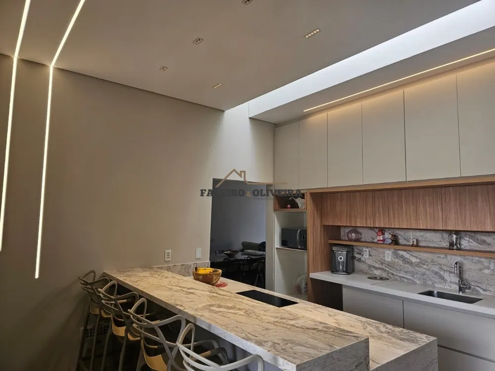 Casa, 4 quartos, 194 m² - Foto 2