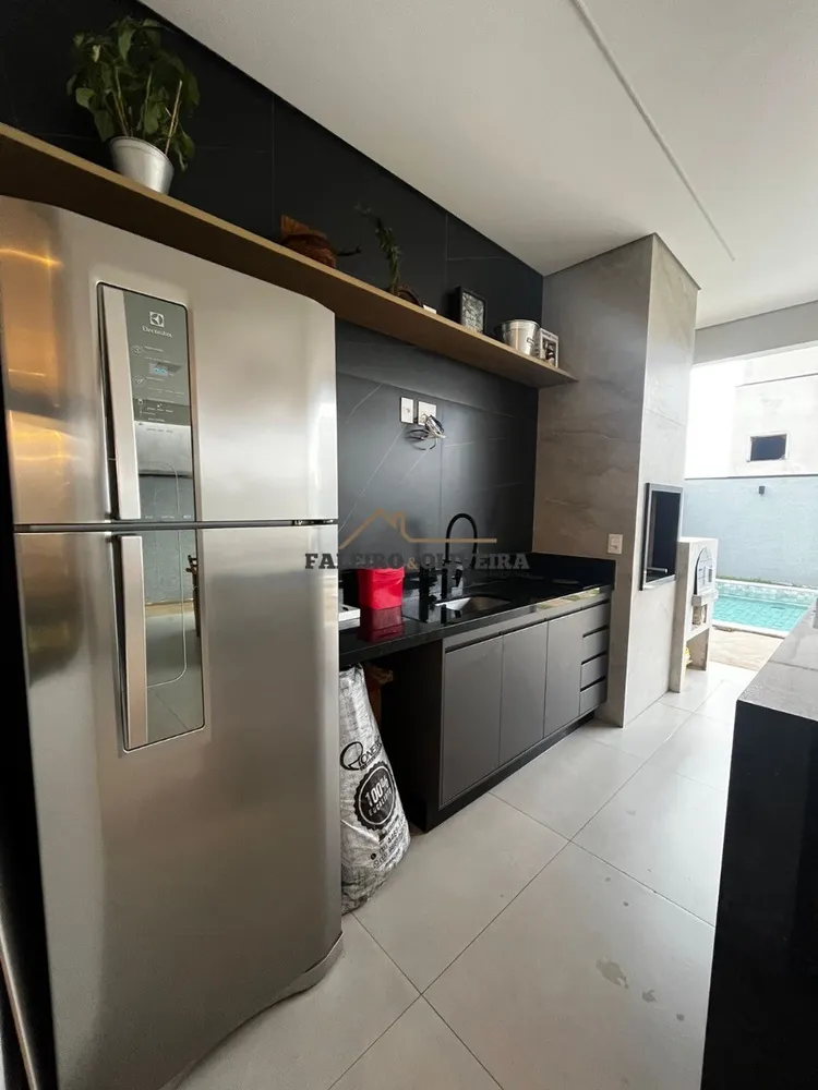 Casa, 3 quartos, 242 m² - Foto 5