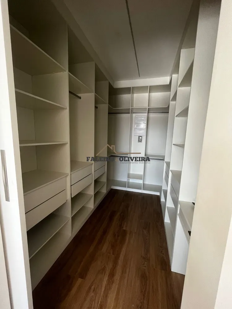 Casa, 3 quartos, 242 m² - Foto 3