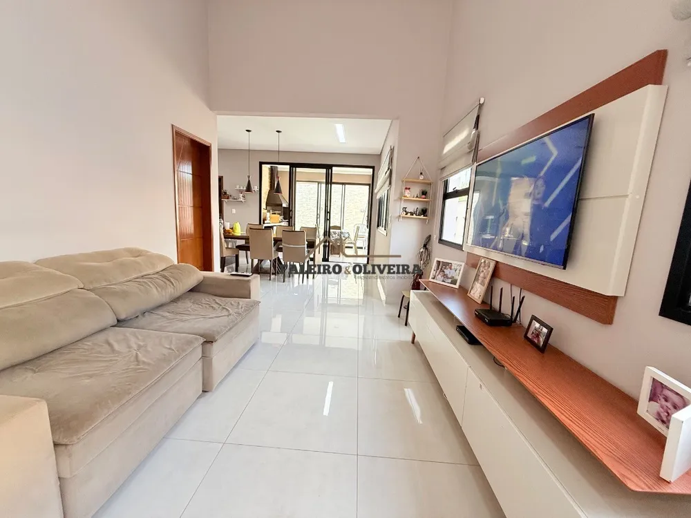 Casa, 4 quartos, 230 m² - Foto 1