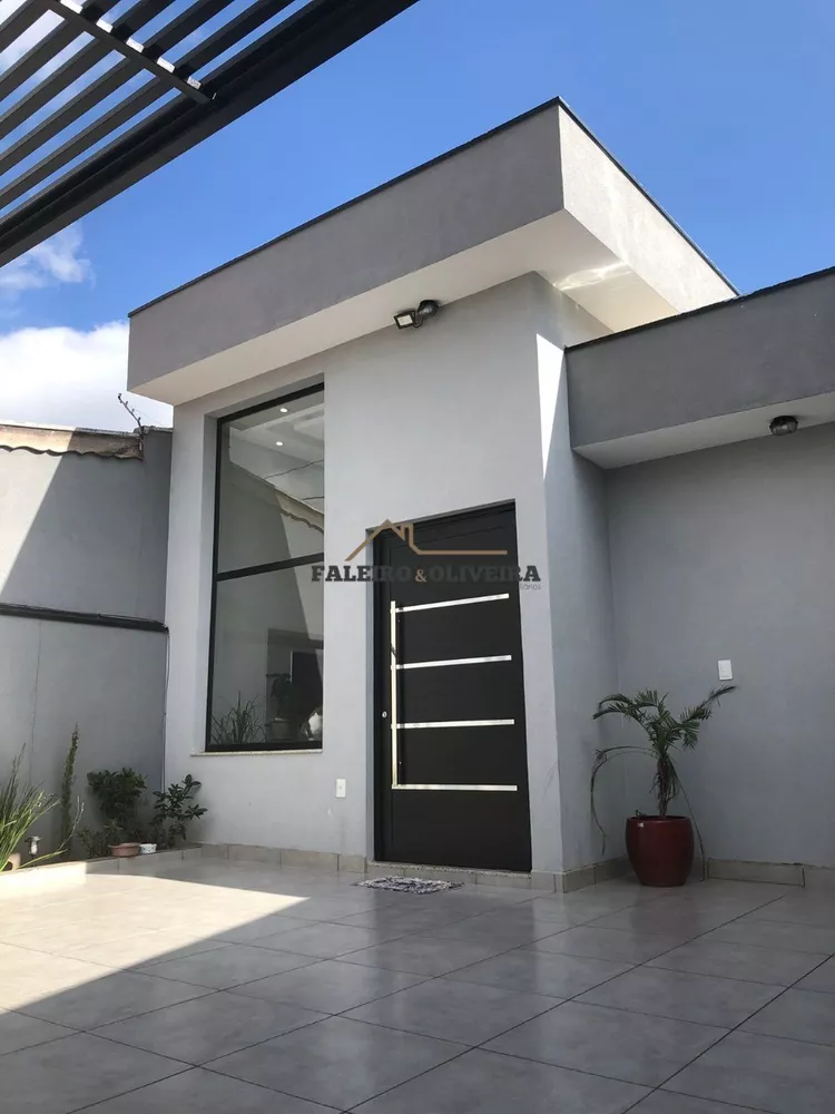 Casa à venda com 3 quartos, 110m² - Foto 1