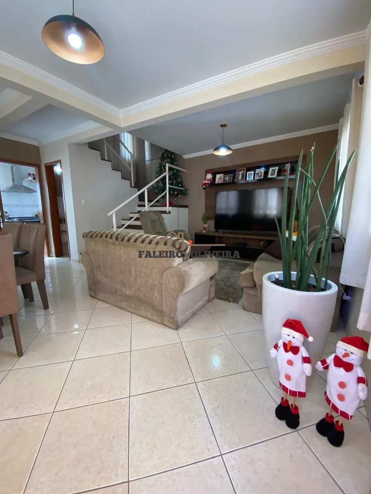 Casa, 3 quartos - Foto 2