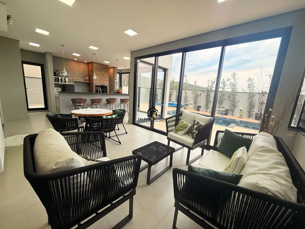 Casa, 4 quartos, 275 m² - Foto 1