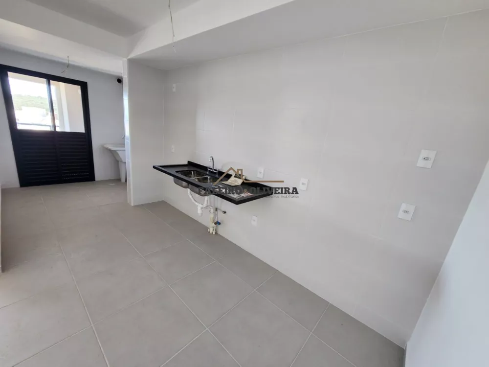 Apartamento à venda com 3 quartos, 95m² - Foto 2