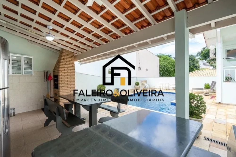 Casa, 4 quartos, 341 m² - Foto 1
