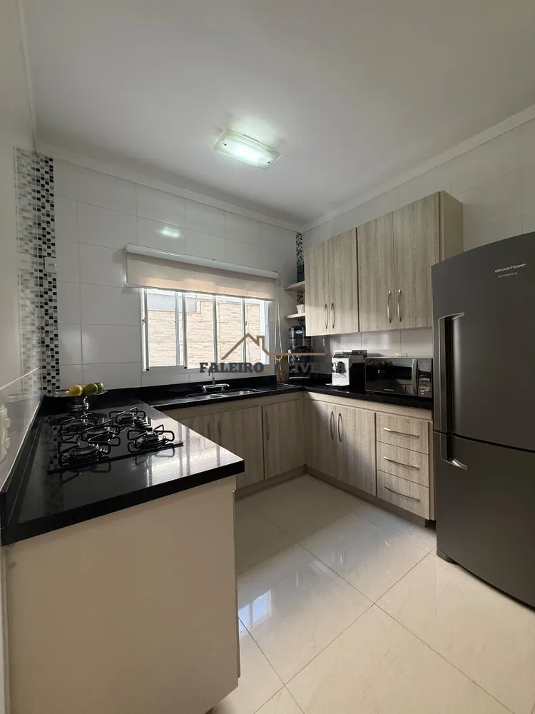 Casa, 3 quartos, 235 m² - Foto 13