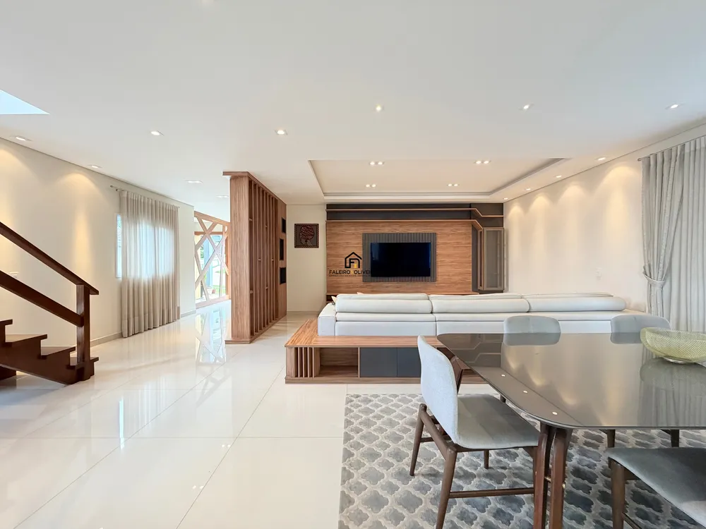Casa, 4 quartos, 360 m² - Foto 1