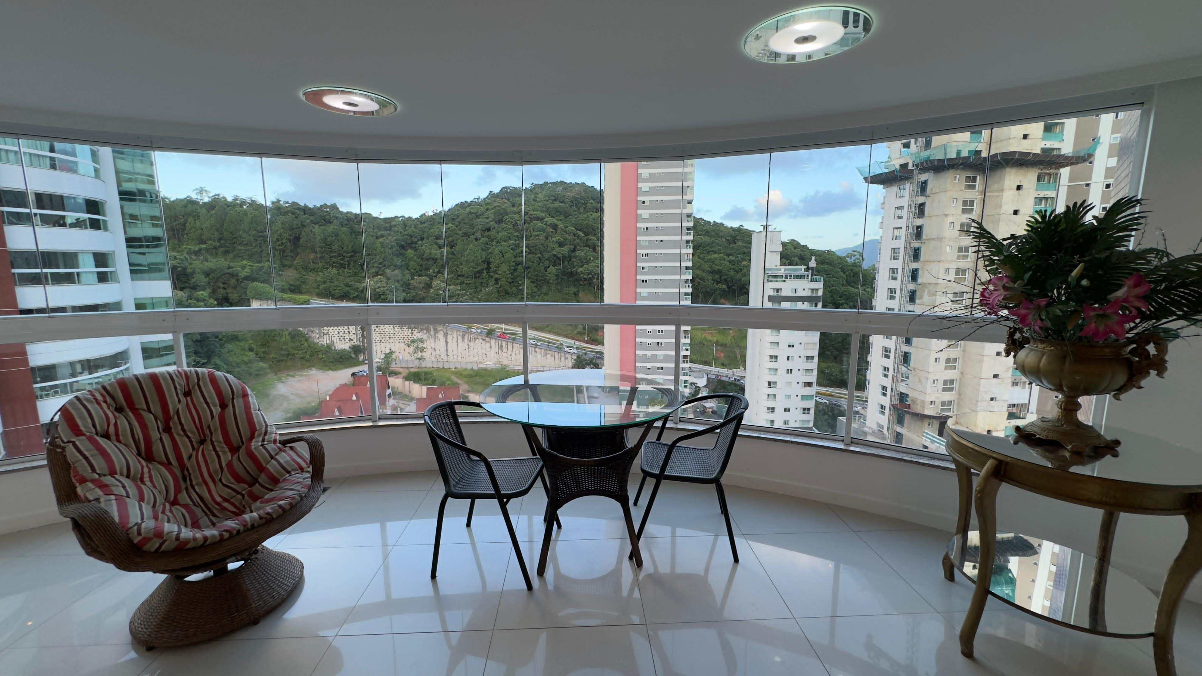 Apartamento para alugar com 3 quartos, 127m² - Foto 10