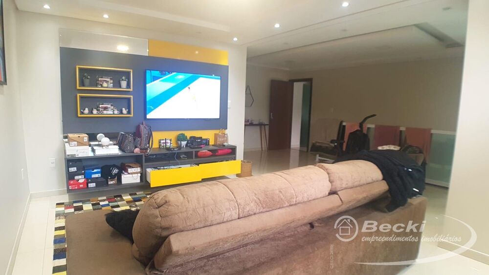 Sobrado, 3 quartos, 200 m² - Foto 1