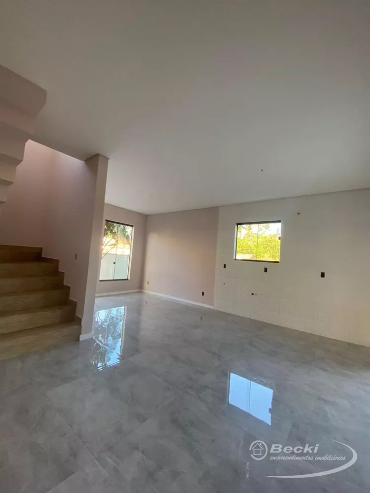 Casa à venda com 3 quartos, 115m² - Foto 4