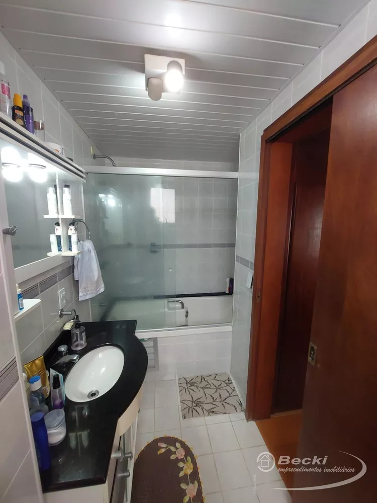 Apartamento à venda com 3 quartos, 125m² - Foto 2