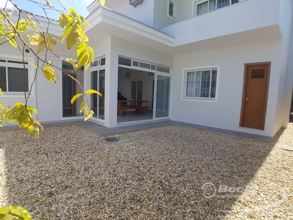 Casa à venda com 3 quartos, 314m² - Foto 5