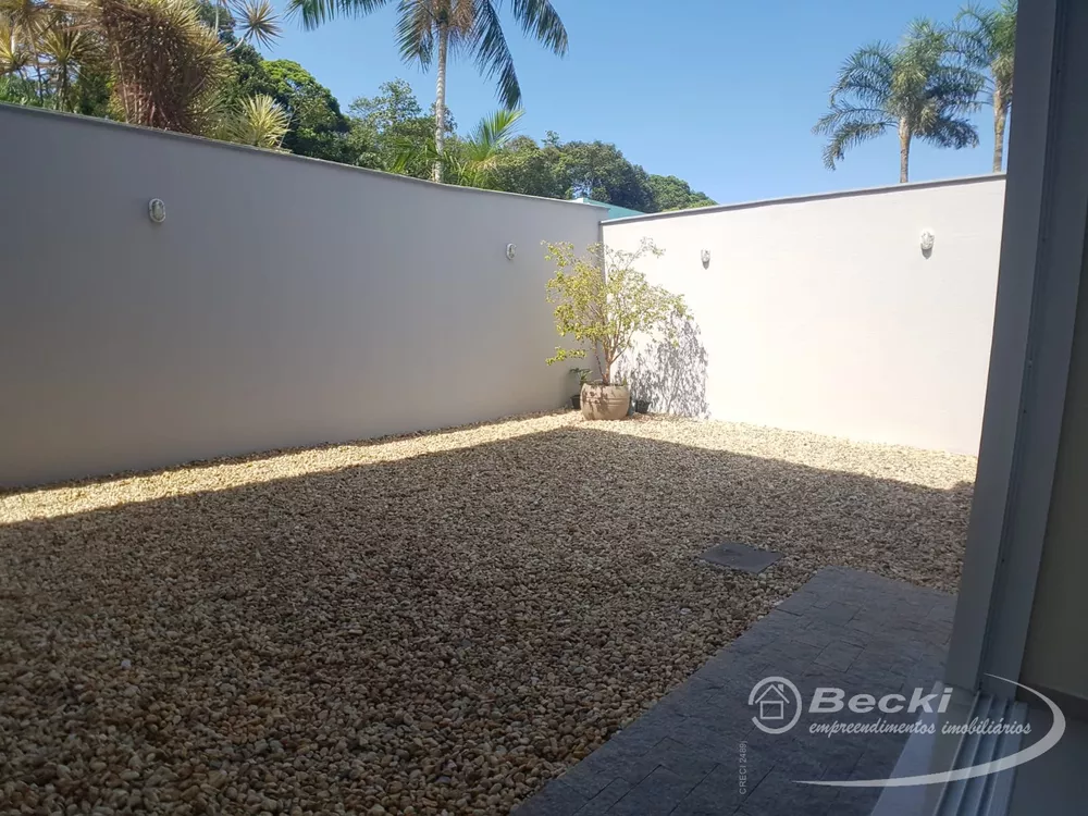 Casa à venda com 3 quartos, 314m² - Foto 12