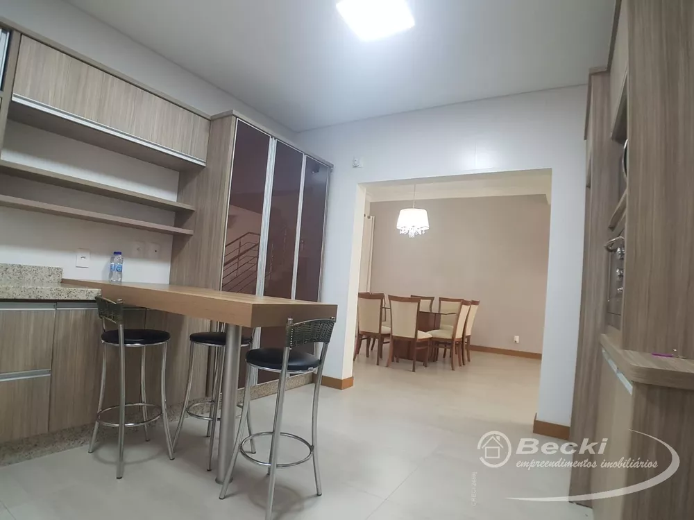 Casa à venda com 3 quartos, 314m² - Foto 20