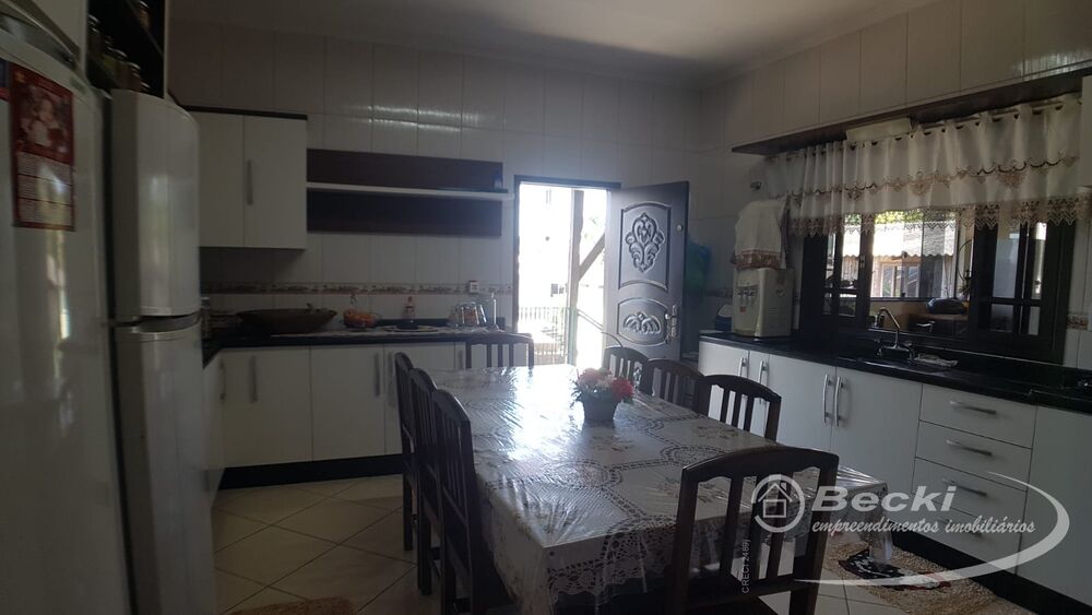 Casa à venda com 4 quartos, 310m² - Foto 3
